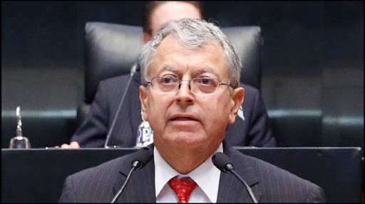 El senador <b>Víctor Manuel Camacho</b> Solís falleció esta madrugada a los 69 años - image33